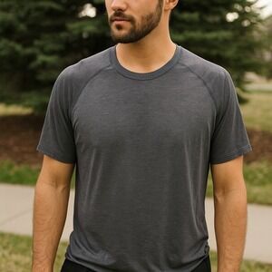 Lululemon Metal Vent Tech Short‎ Sleeve Shirt Mens Medium Dark Gray Breathable